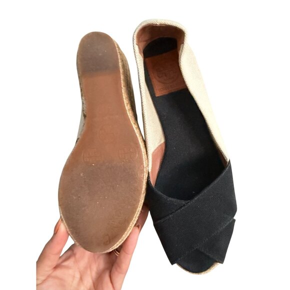 TORY BURCH Beige Black Canvas Logo Peeptoe Wedges Espadrilles Size 8.5 - Picture 2 of 12